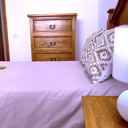 Tropicalidays Mountain Scape 펜션 아로나