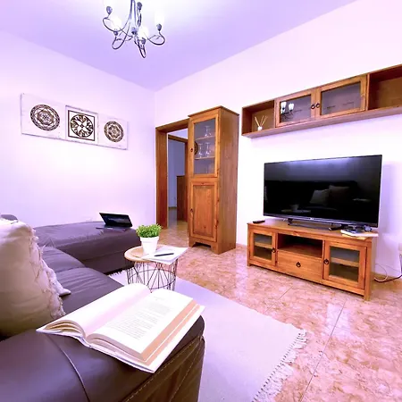 Tropicalidays Mountain Scape * 아로나