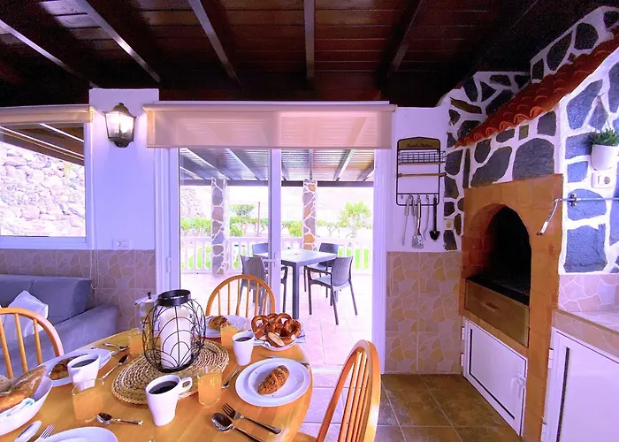 Tropicalidays Mountain Scape