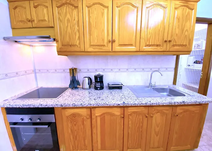 Tropicalidays Mountain Scape Арона