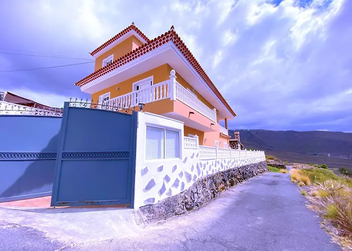 Tropicalidays Mountain Scape