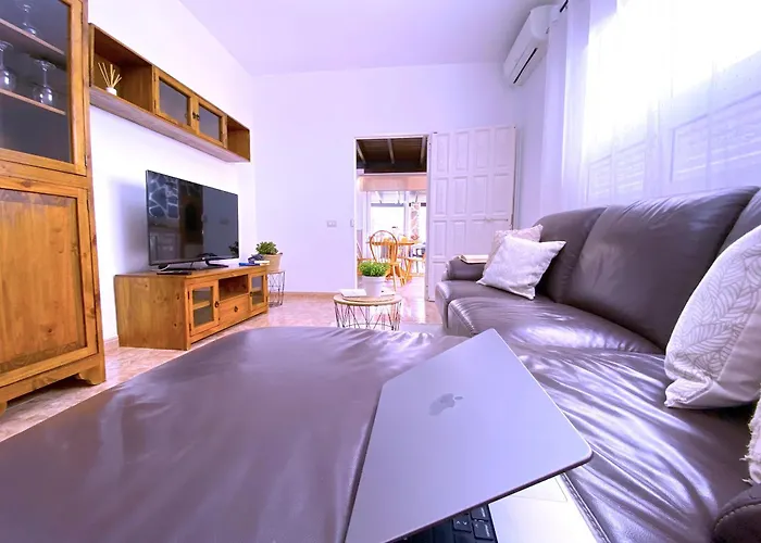 Tropicalidays Mountain Scape アロナ