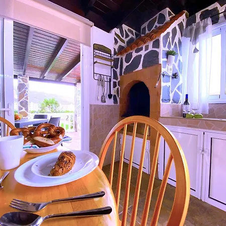 Tropicalidays Mountain Scape Holiday home *